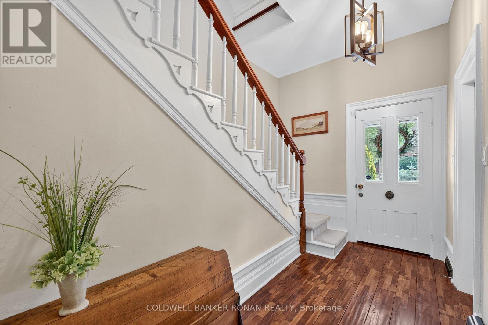 22 Centre Street N, New Tecumseth, Ontario  L0G 1A0 - Photo 4 - N12794022