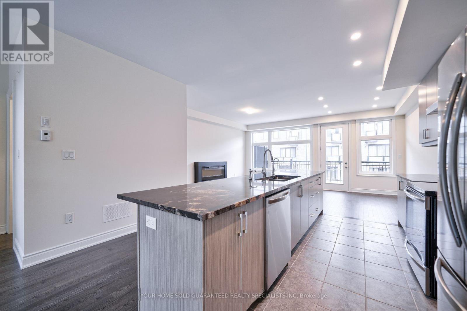 14 Bennington Road, Newmarket, Ontario  L3X 0M8 - Photo 14 - N12988006