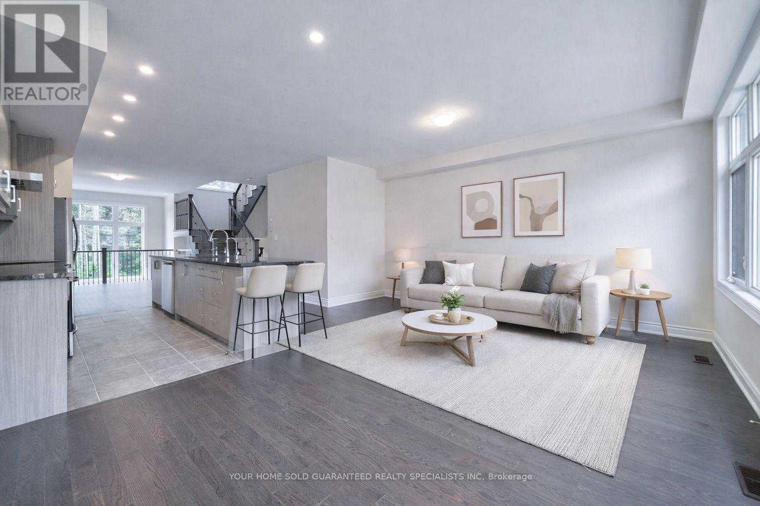 14 Bennington Road, Newmarket, Ontario  L3X 0M8 - Photo 17 - N12988006