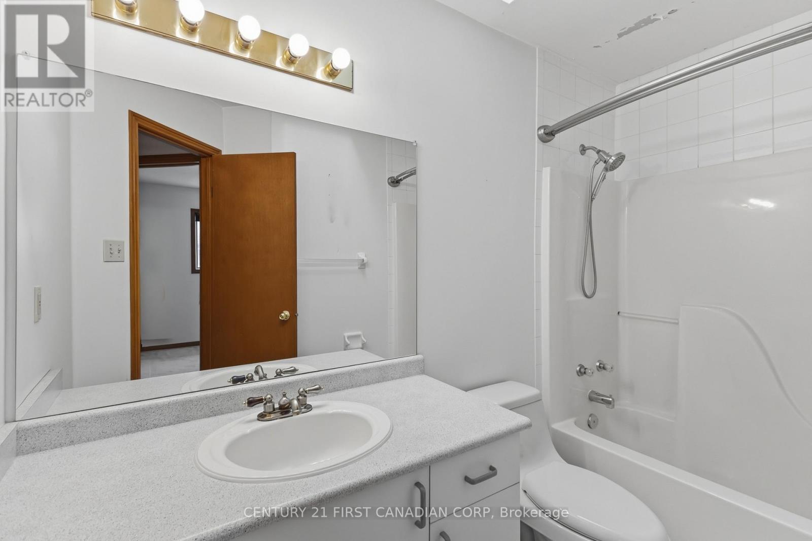 7 - 1920 Marconi Boulevard, London East, Ontario  N5V 4X8 - Photo 29 - X12988022