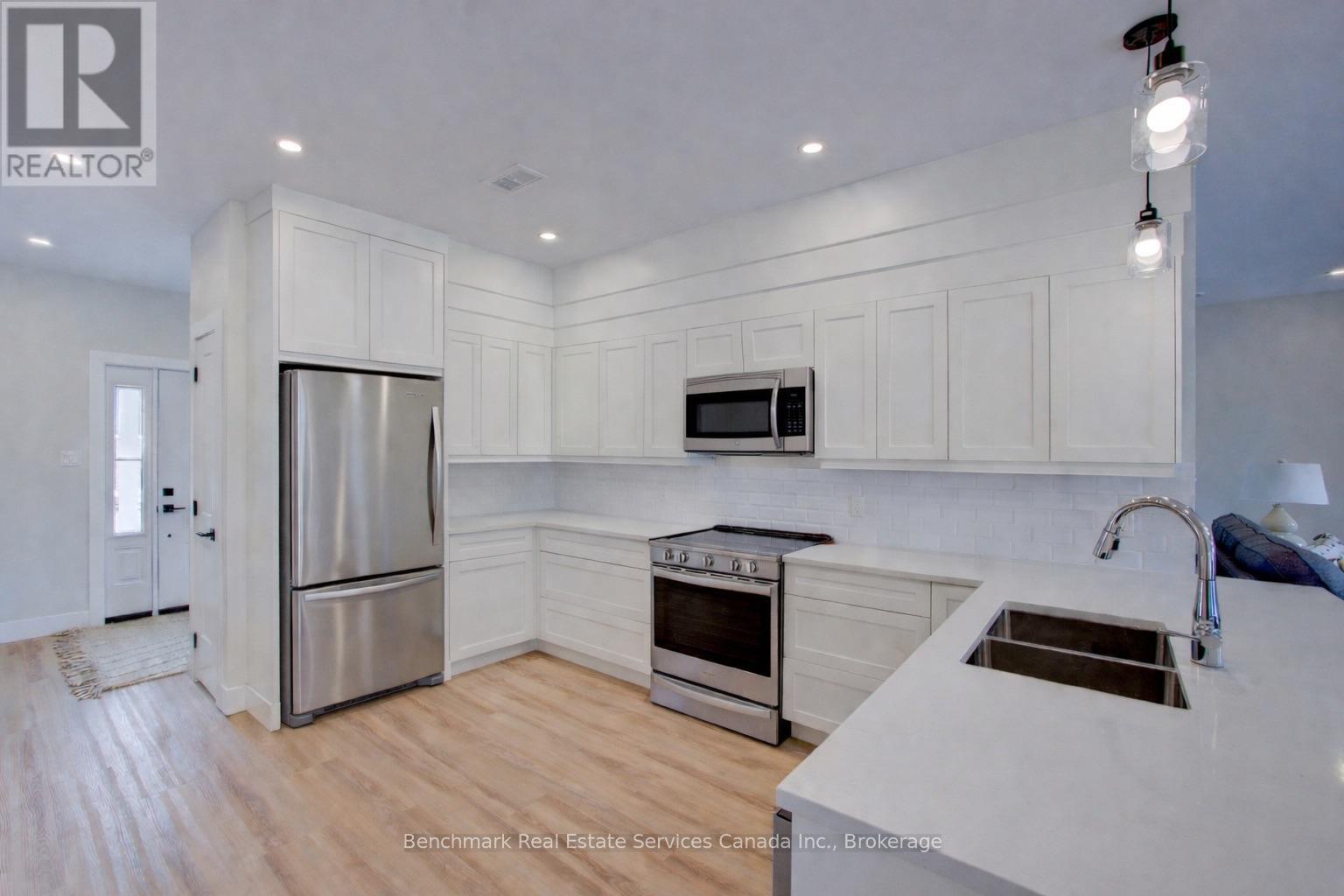 52 - 1182 Queen Street, Kincardine, Ontario  N2Z 1G4 - Photo 5 - X12988030