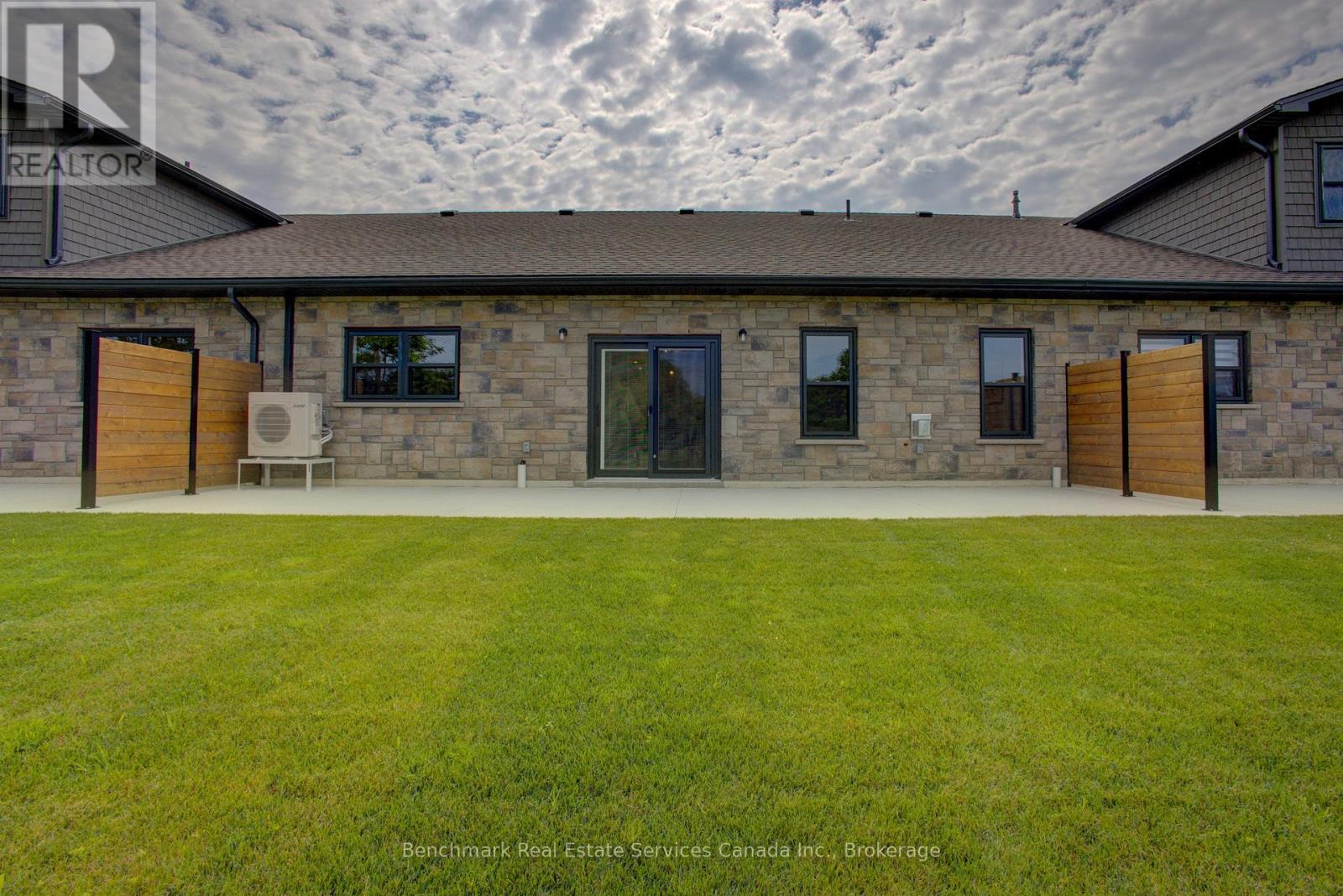 60 - 1182 Queen Street, Kincardine, Ontario  N2Z 1G4 - Photo 18 - X12988034