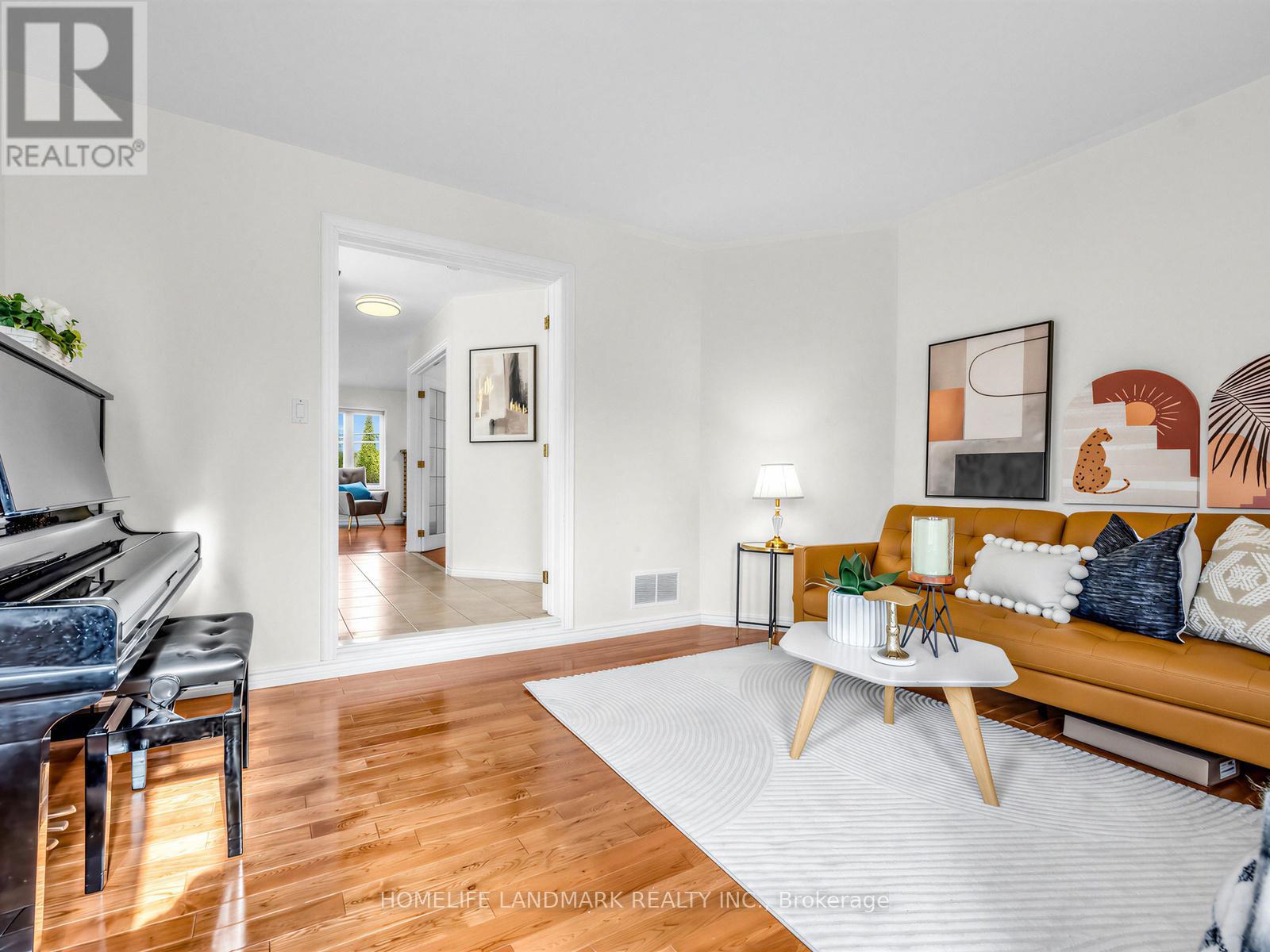 887 College Manor Drive, Newmarket, Ontario  L3Y 8G9 - Photo 10 - N12980712