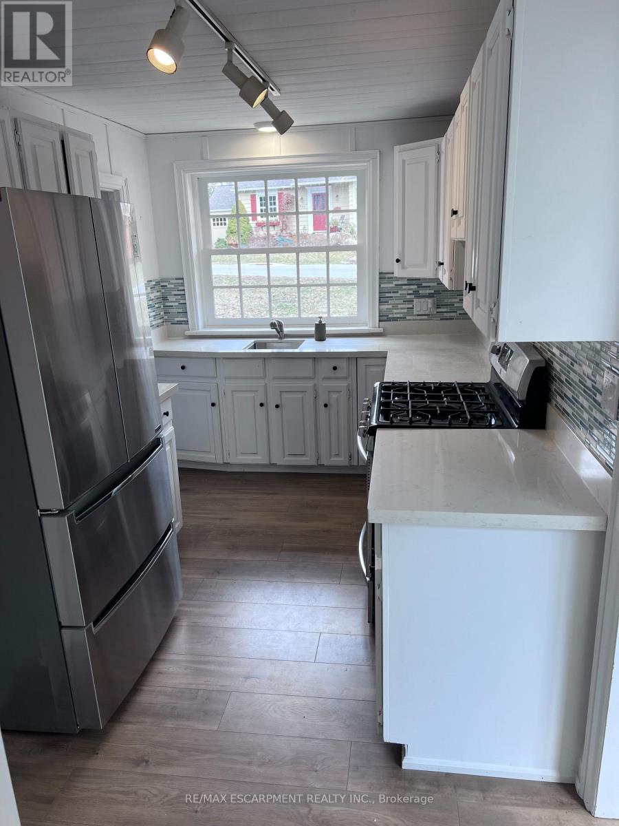 804 Shadeland Avenue, Burlington, Ontario  L7T 2M1 - Photo 6 - W12977328