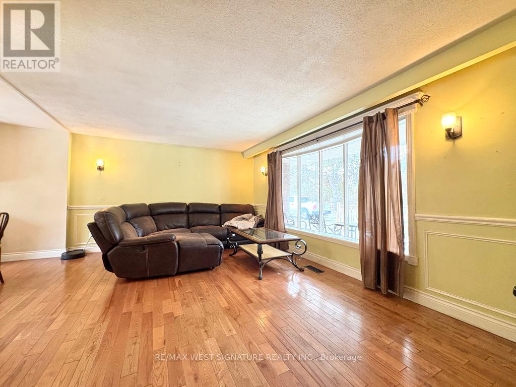 8460 17th Side Road, King, Ontario  L7E 5R7 - Photo 4 - N12918066