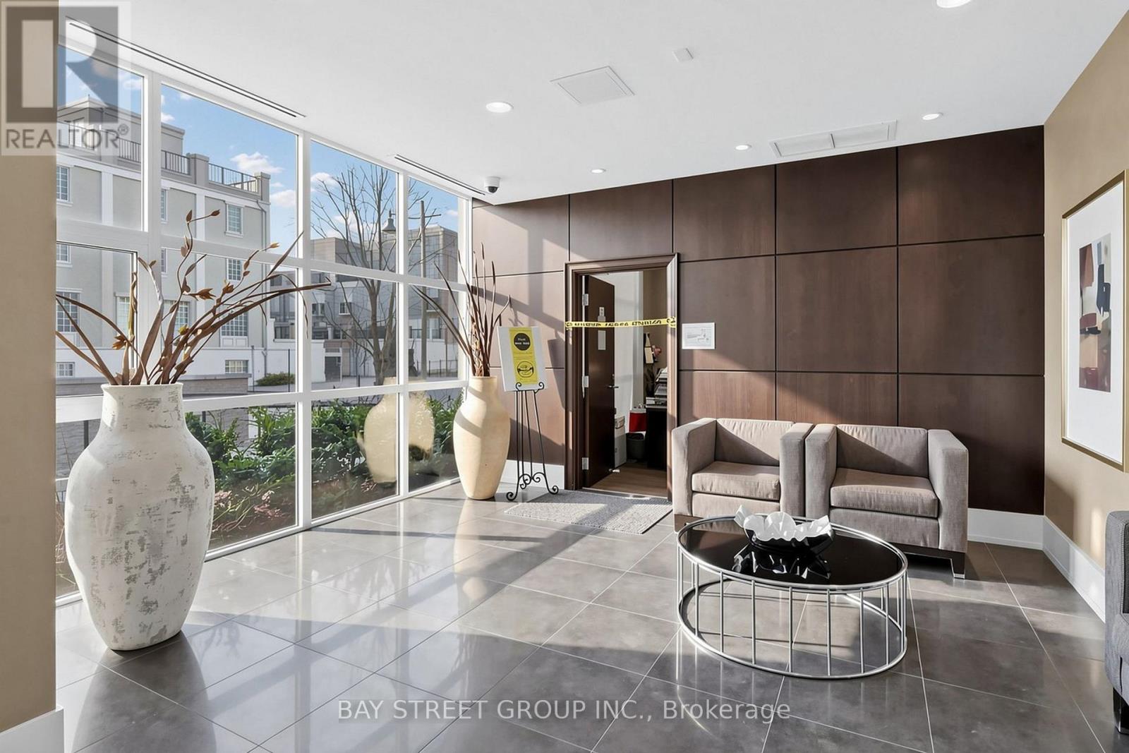 308 - 21 Upper Duke Crescent, Markham, Ontario  L6G 0B7 - Photo 4 - N12987116