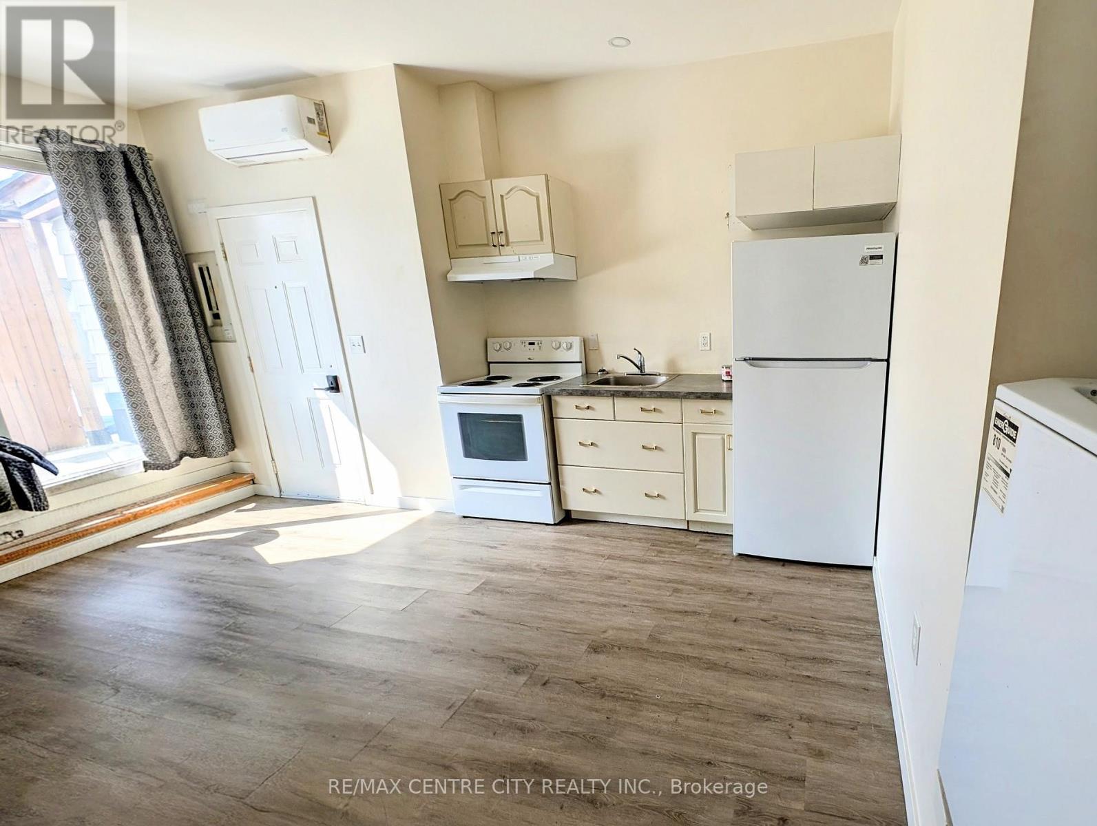 1 - 423 Hamilton Road, London East, Ontario  N5Z 1S1 - Photo 2 - X12960060