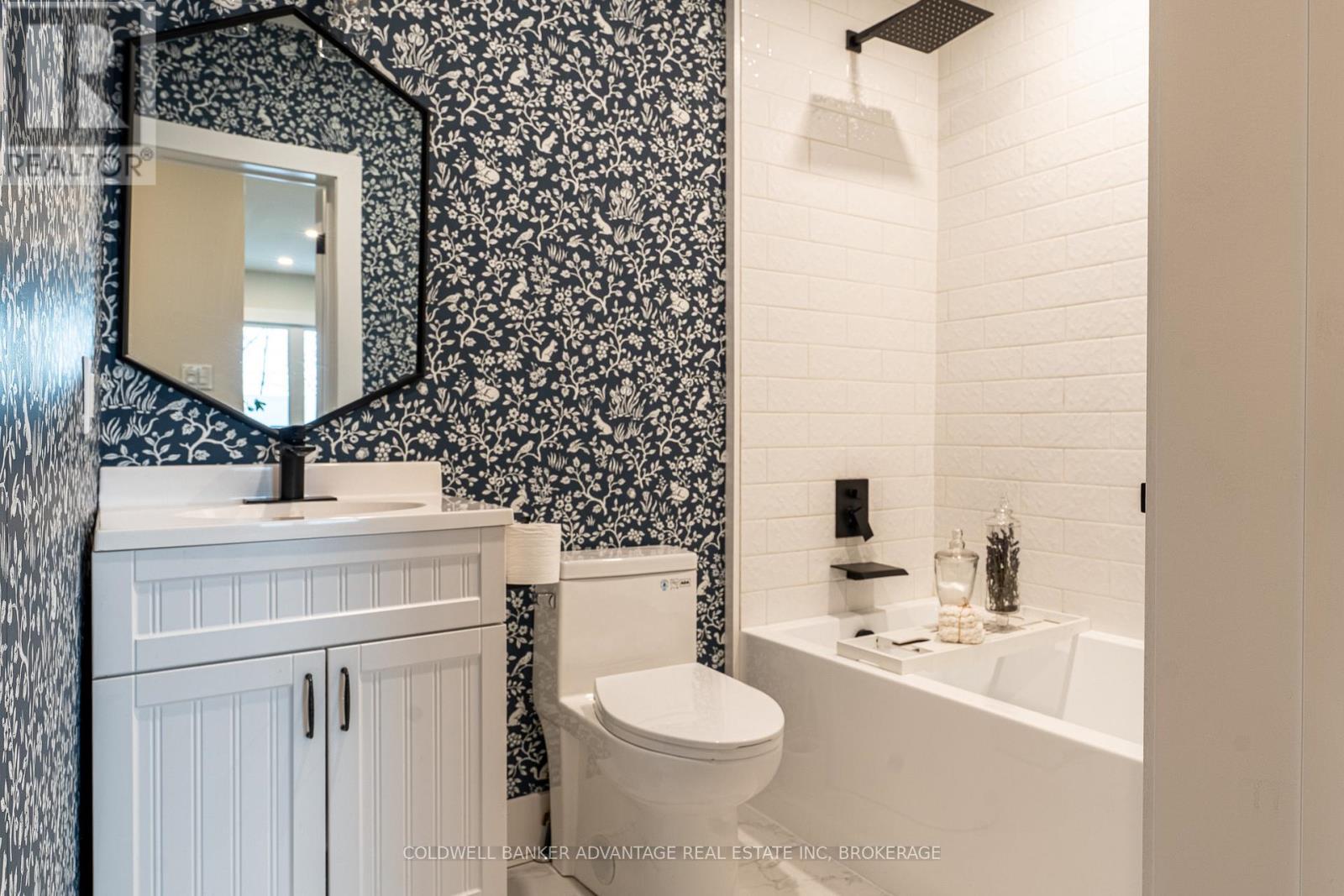 1013 Hwy 20 Highway W, Pelham, Ontario  L0C 1C0 - Photo 21 - X12988052