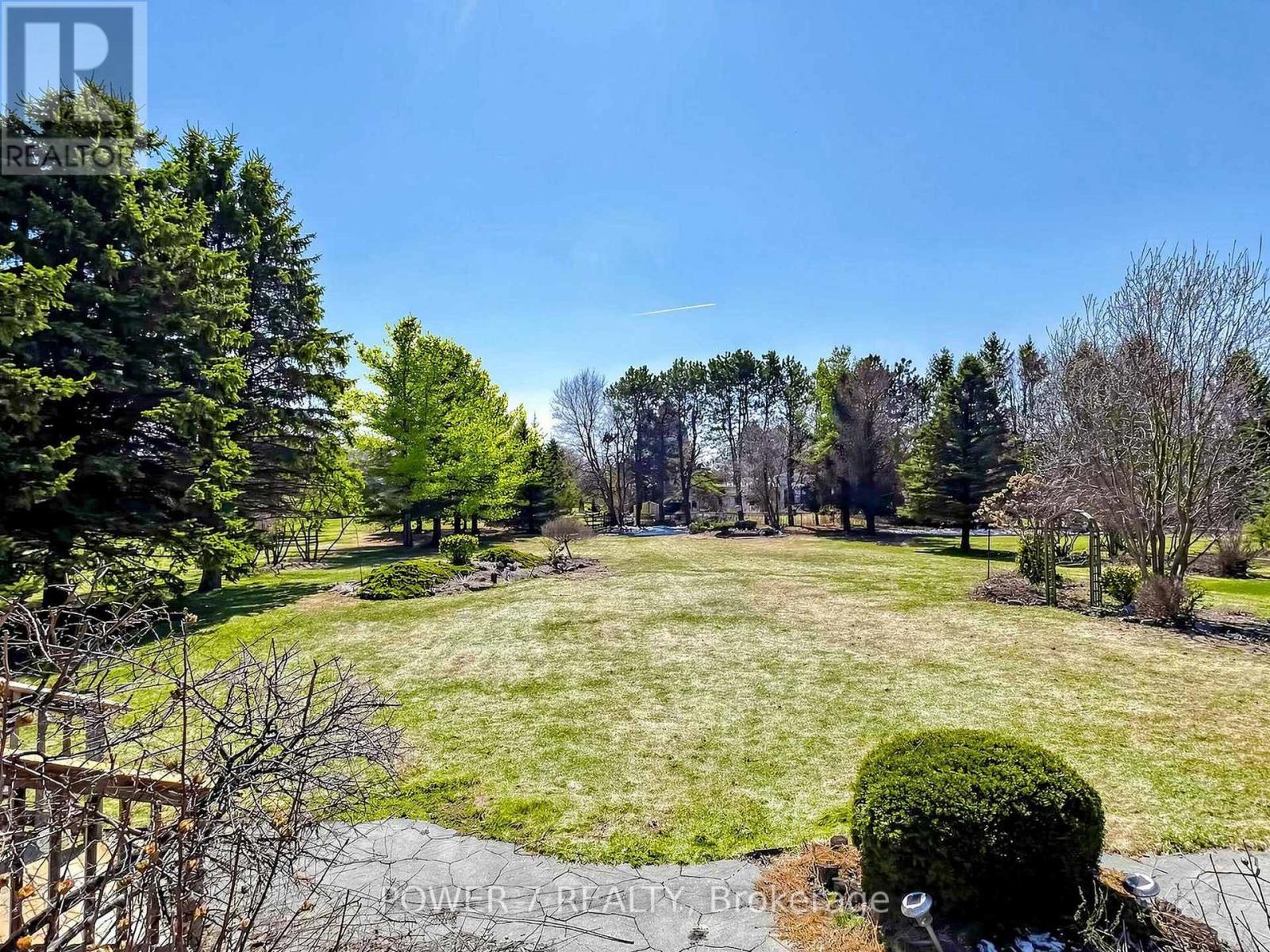 49 Pettet Road, Whitchurch-Stouffville, Ontario  L4A 3J2 - Photo 3 - N12897442