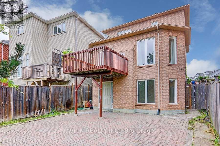 32 Manorheights Street, Richmond Hill, Ontario  L4S 2H2 - Photo 11 - N12988046