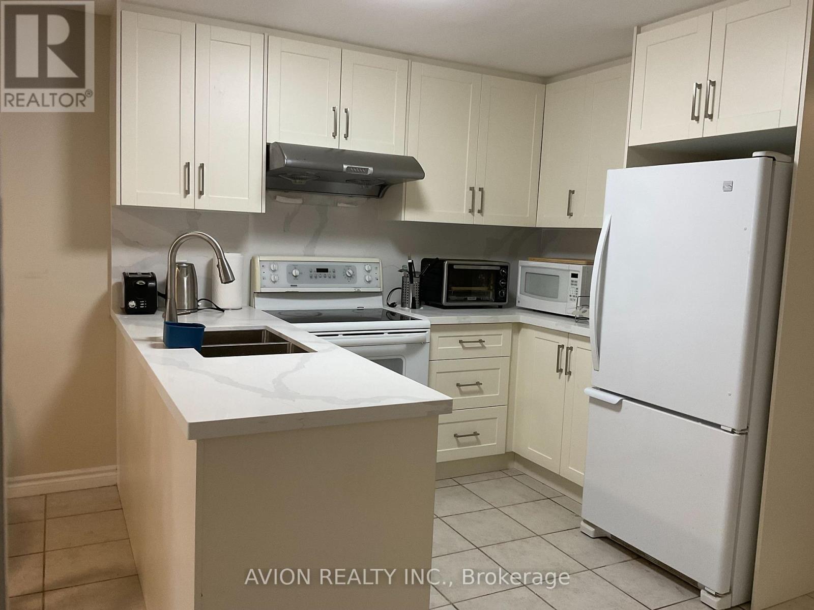 32 Manorheights Street, Richmond Hill, Ontario  L4S 2H2 - Photo 3 - N12988046