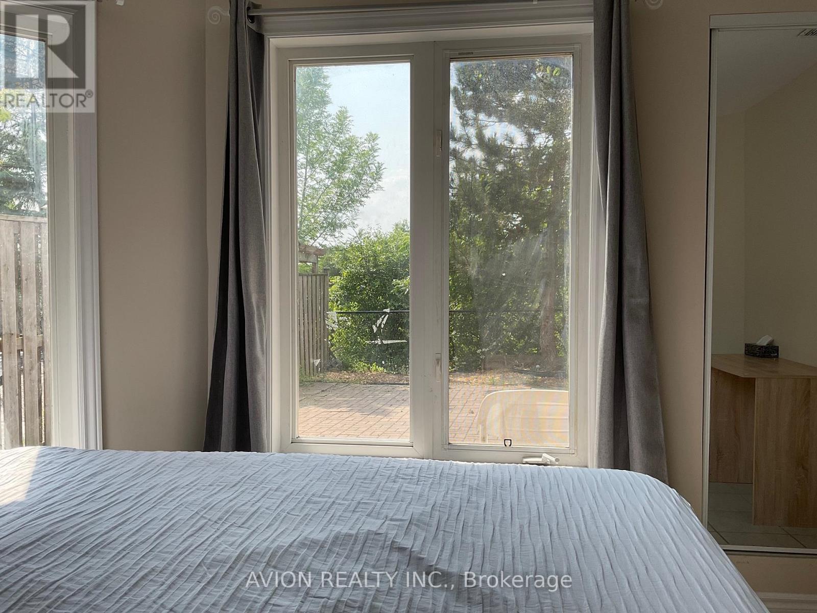 32 Manorheights Street, Richmond Hill, Ontario  L4S 2H2 - Photo 7 - N12988046