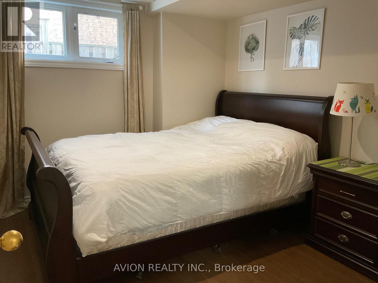 32 Manorheights Street, Richmond Hill, Ontario  L4S 2H2 - Photo 8 - N12988046