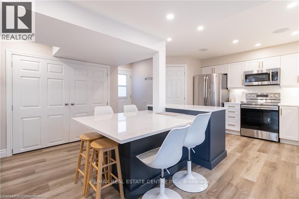 11 Dietrich Crescent, Lambton Shores, Ontario  N0M 1T0 - Photo 10 - X12988050