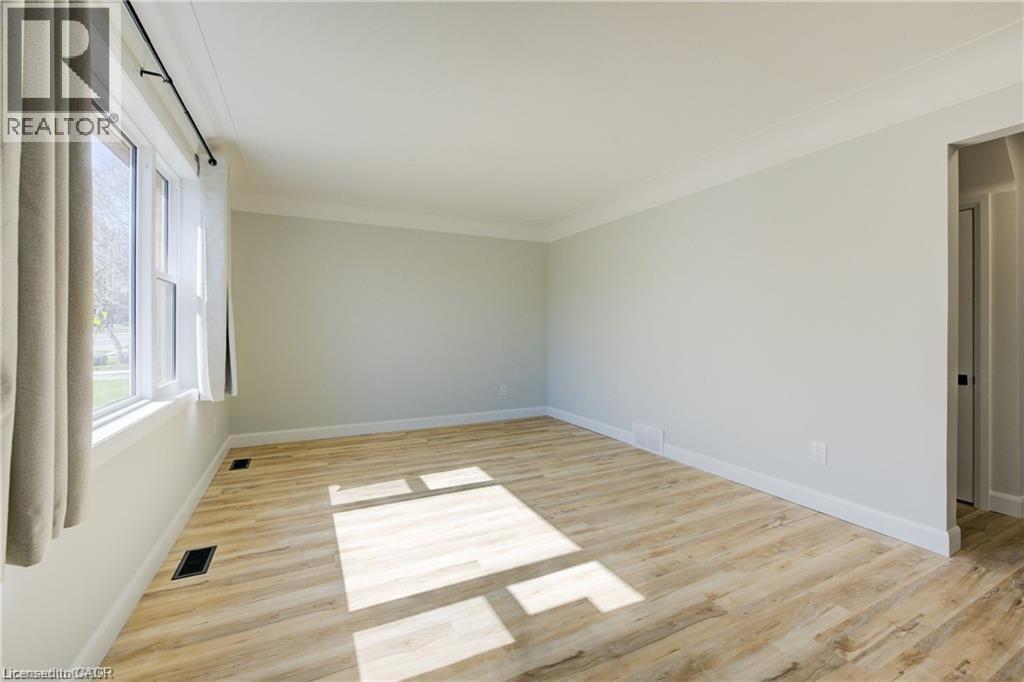 320 Highland Road E Unit# Main, Kitchener, Ontario  N2M 3W4 - Photo 3 - 40817644