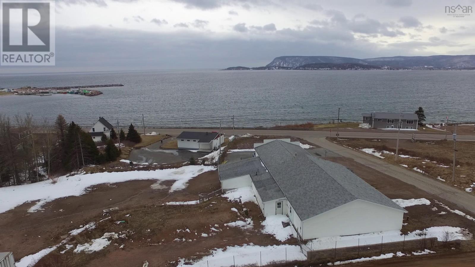 8 Bayview Road, Ingonish, Nova Scotia  B0C 1K0 - Photo 2 - 202607103