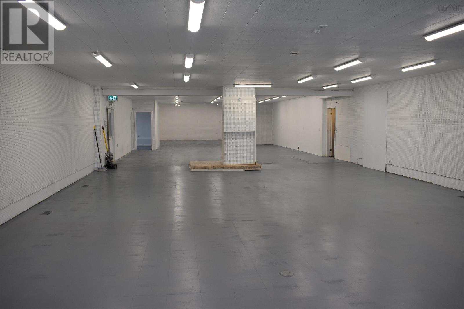 8 Bayview Road, Ingonish, Nova Scotia  B0C 1K0 - Photo 4 - 202607103