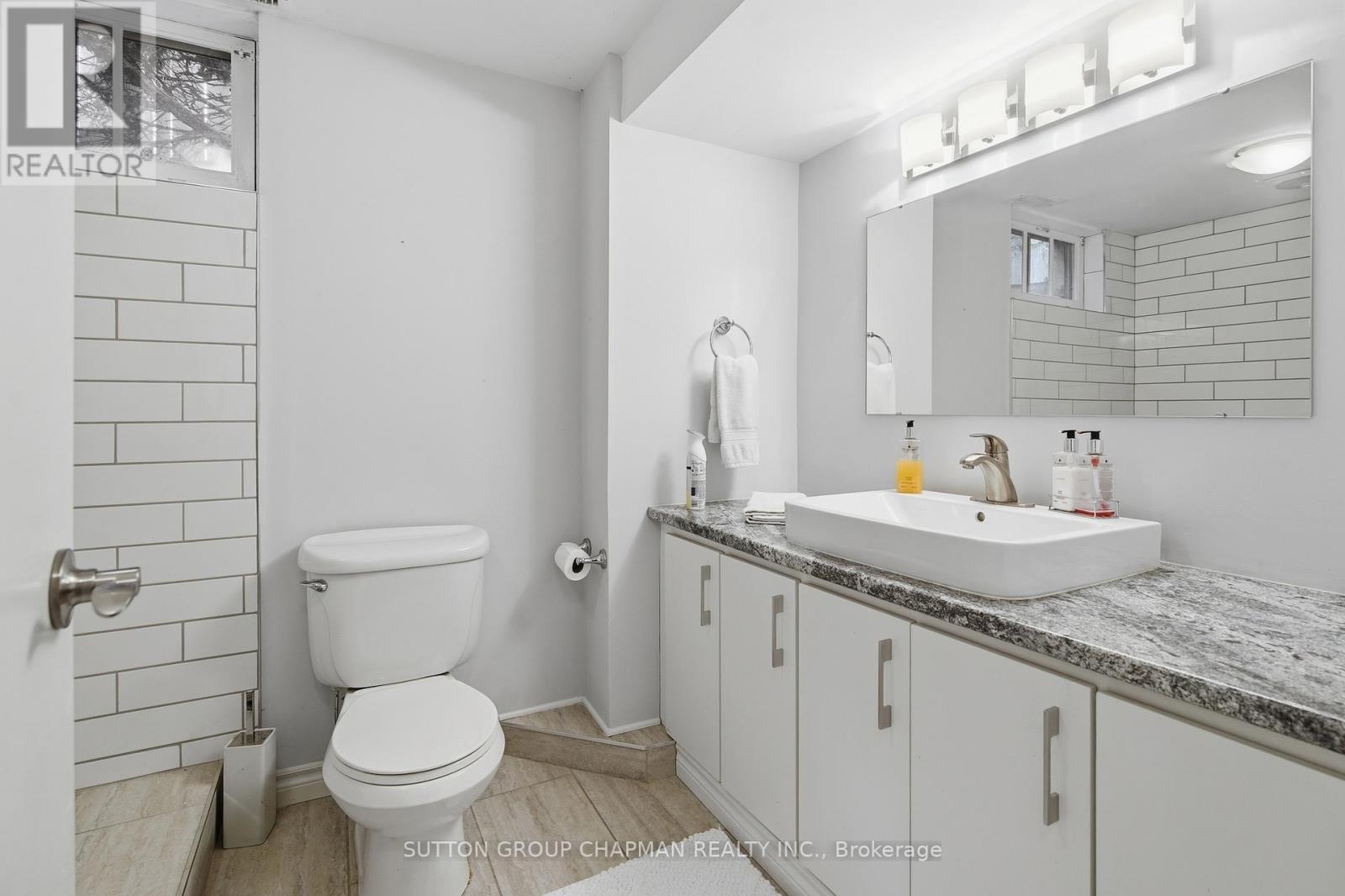666 Santa Monica Road, London North, Ontario  N6H 3W1 - Photo 22 - X12988098