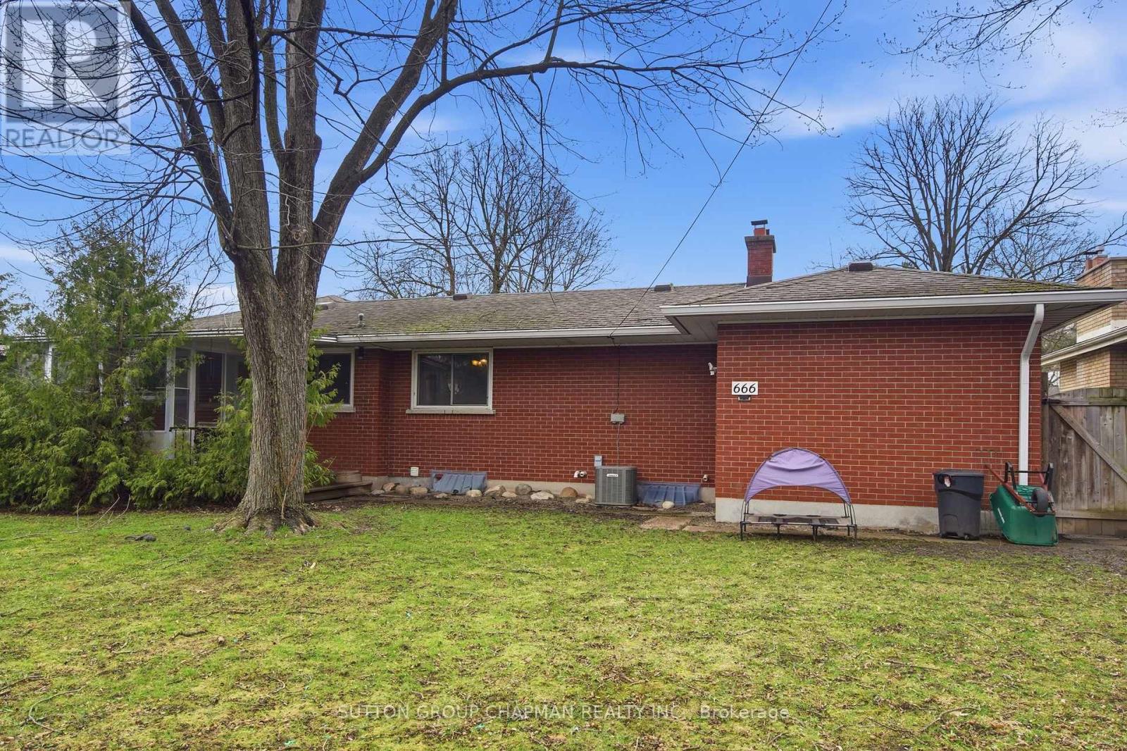666 Santa Monica Road, London North, Ontario  N6H 3W1 - Photo 25 - X12988098