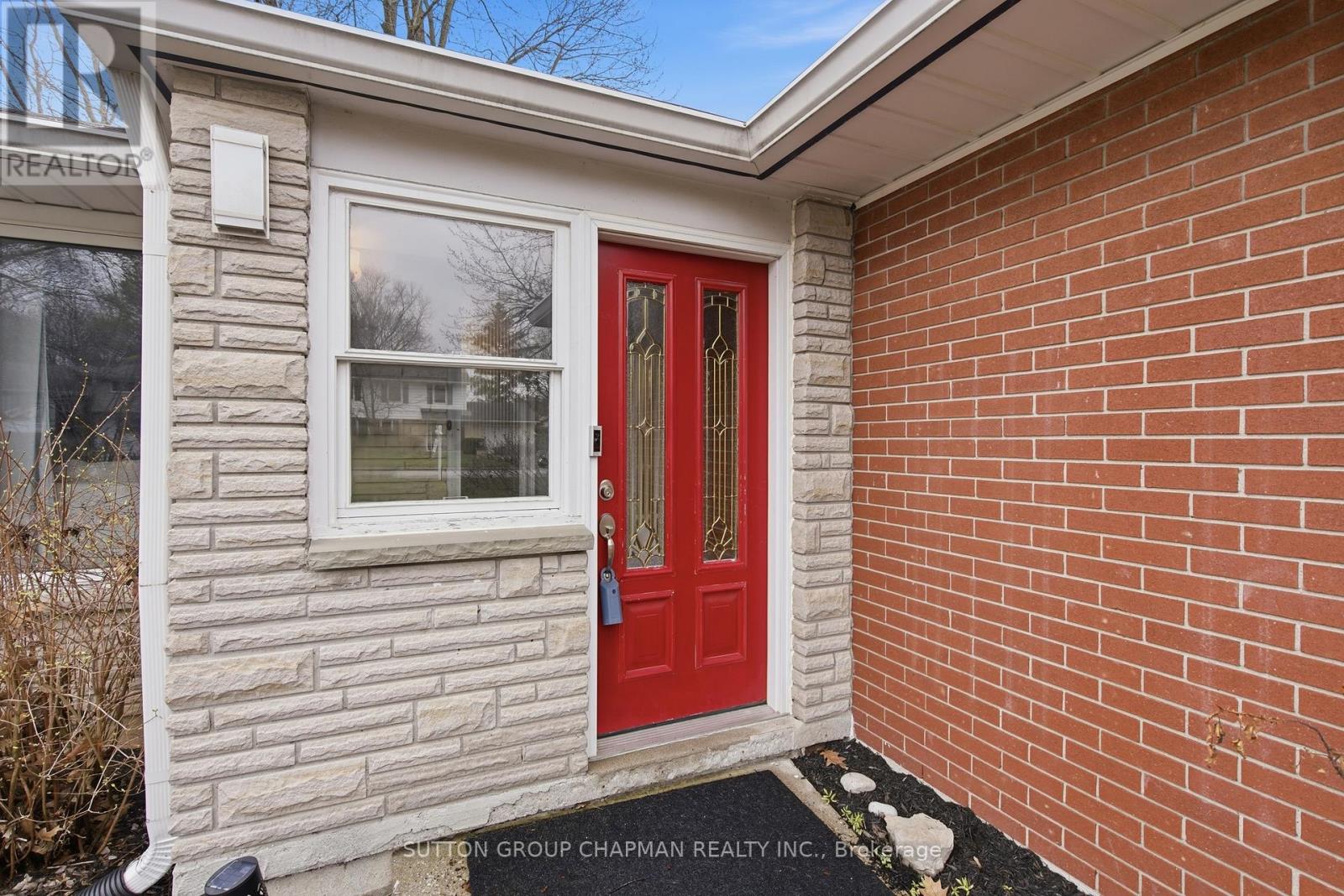666 Santa Monica Road, London North, Ontario  N6H 3W1 - Photo 4 - X12988098