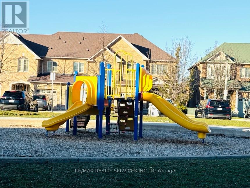 29 Peach Drive, Brampton, Ontario  L6R 0W5 - Photo 24 - W12957426