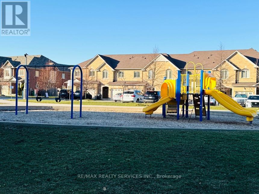 29 Peach Drive, Brampton, Ontario  L6R 0W5 - Photo 25 - W12957426