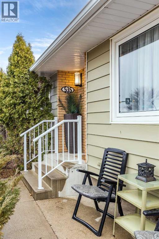 535 12 Street Nw, Medicine Hat, Alberta  T1A 6R3 - Photo 3 - A2300266