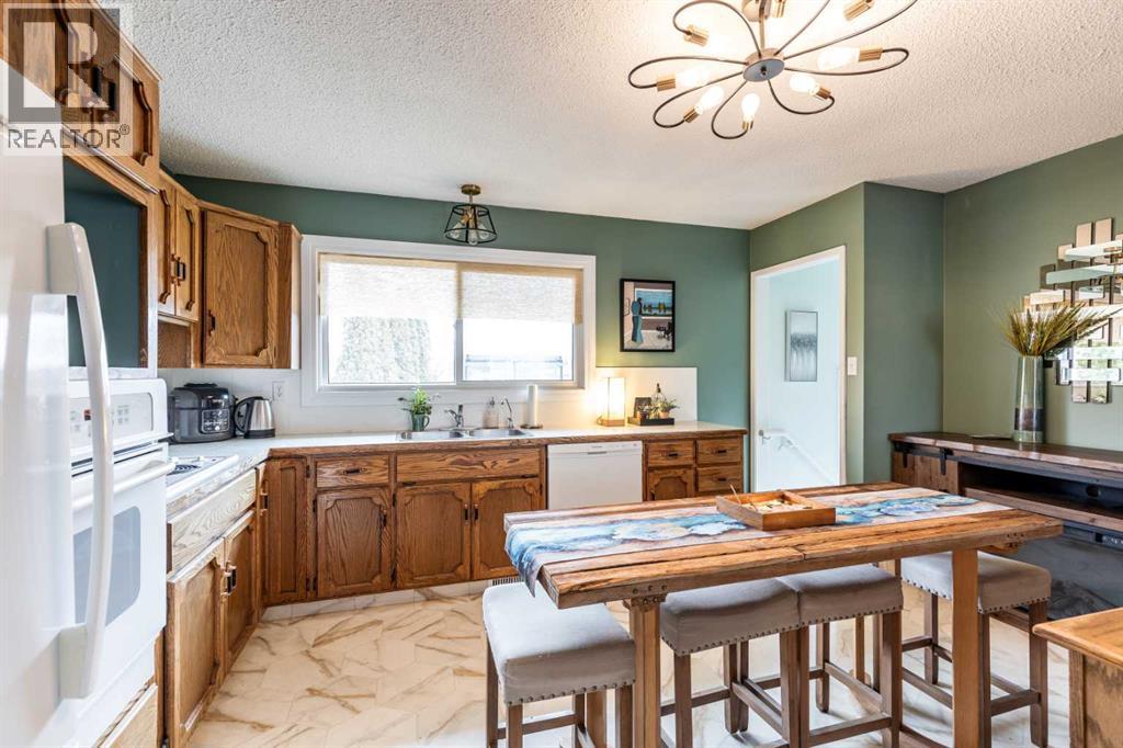 535 12 Street Nw, Medicine Hat, Alberta  T1A 6R3 - Photo 9 - A2300266