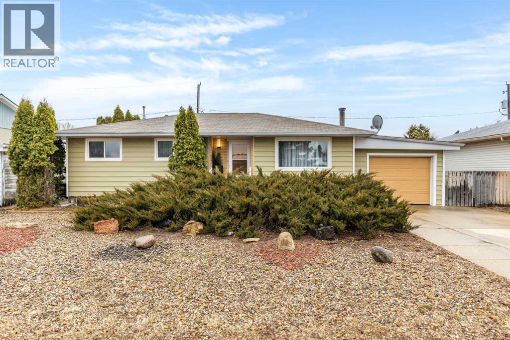 535 12 Street Nw, Medicine Hat, Alberta  T1A 6R3 - Photo 1 - A2300266