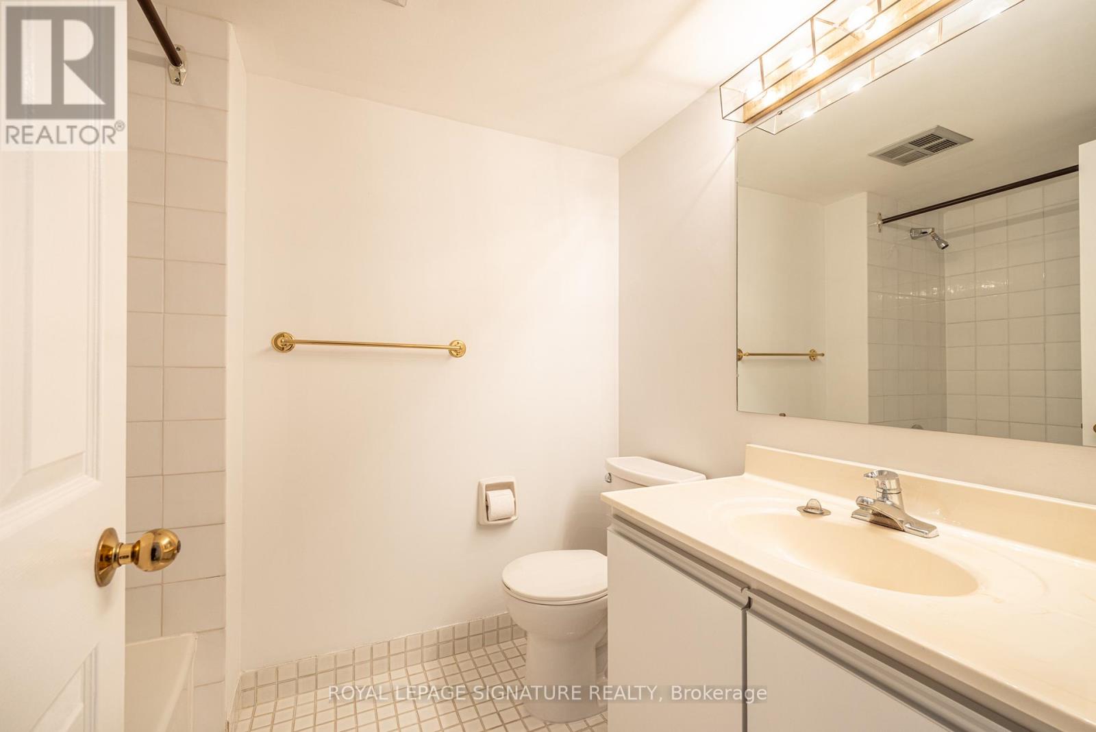 2004 - 3 Concorde Place, Toronto, Ontario  M3C 3K7 - Photo 33 - C12988096