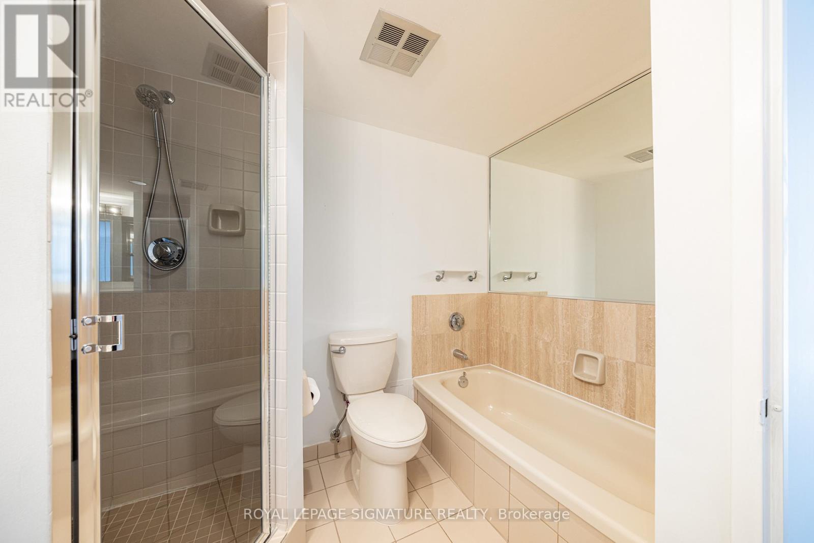 2004 - 3 Concorde Place, Toronto, Ontario  M3C 3K7 - Photo 38 - C12988096