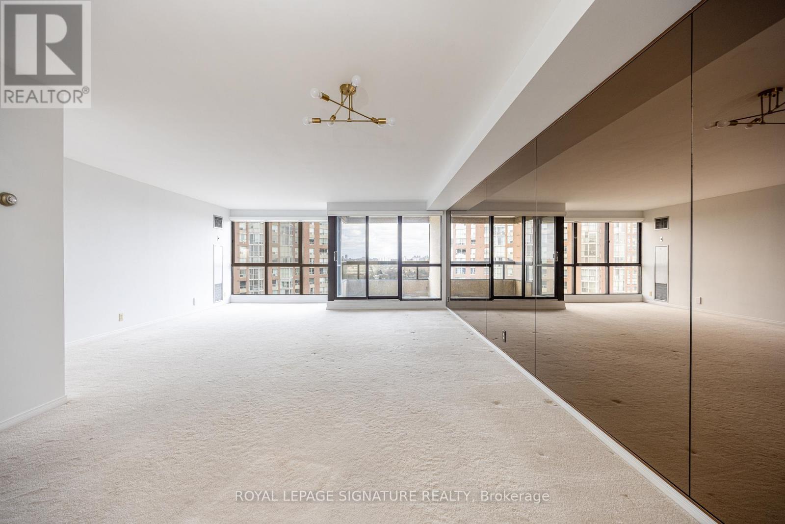 2004 - 3 Concorde Place, Toronto, Ontario  M3C 3K7 - Photo 5 - C12988096