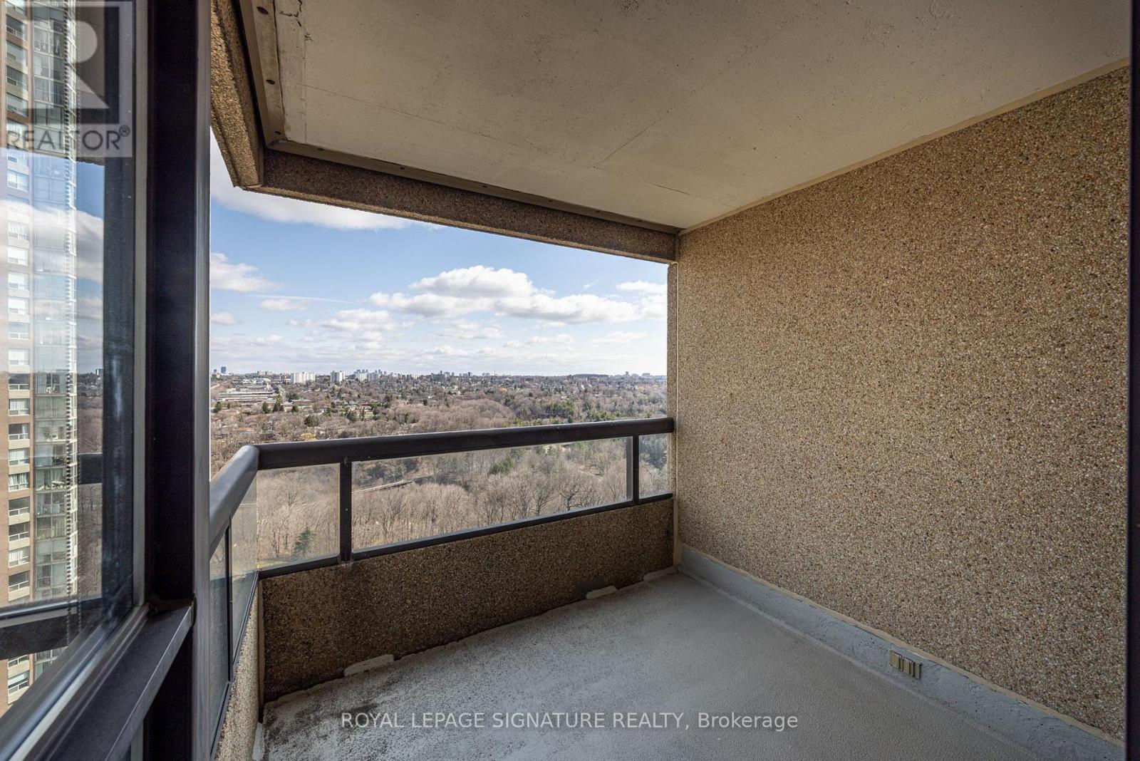 2004 - 3 Concorde Place, Toronto, Ontario  M3C 3K7 - Photo 7 - C12988096