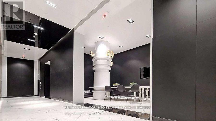 817 - 87 Peter Street, Toronto, Ontario  M5V 0P1 - Photo 3 - C12988102