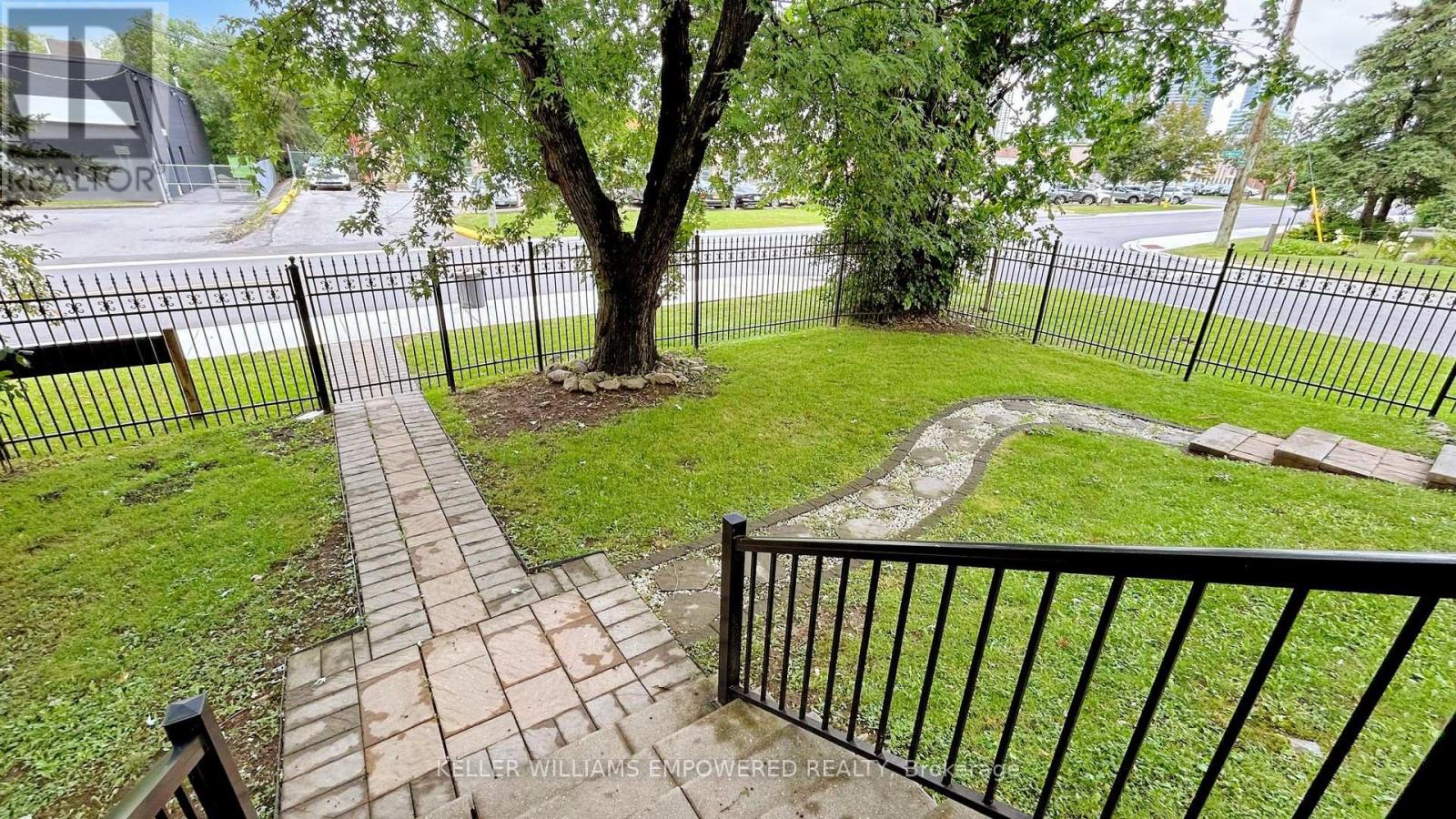 98 Glen Cameron Road, Markham, Ontario  L3T 1P8 - Photo 4 - N12988074