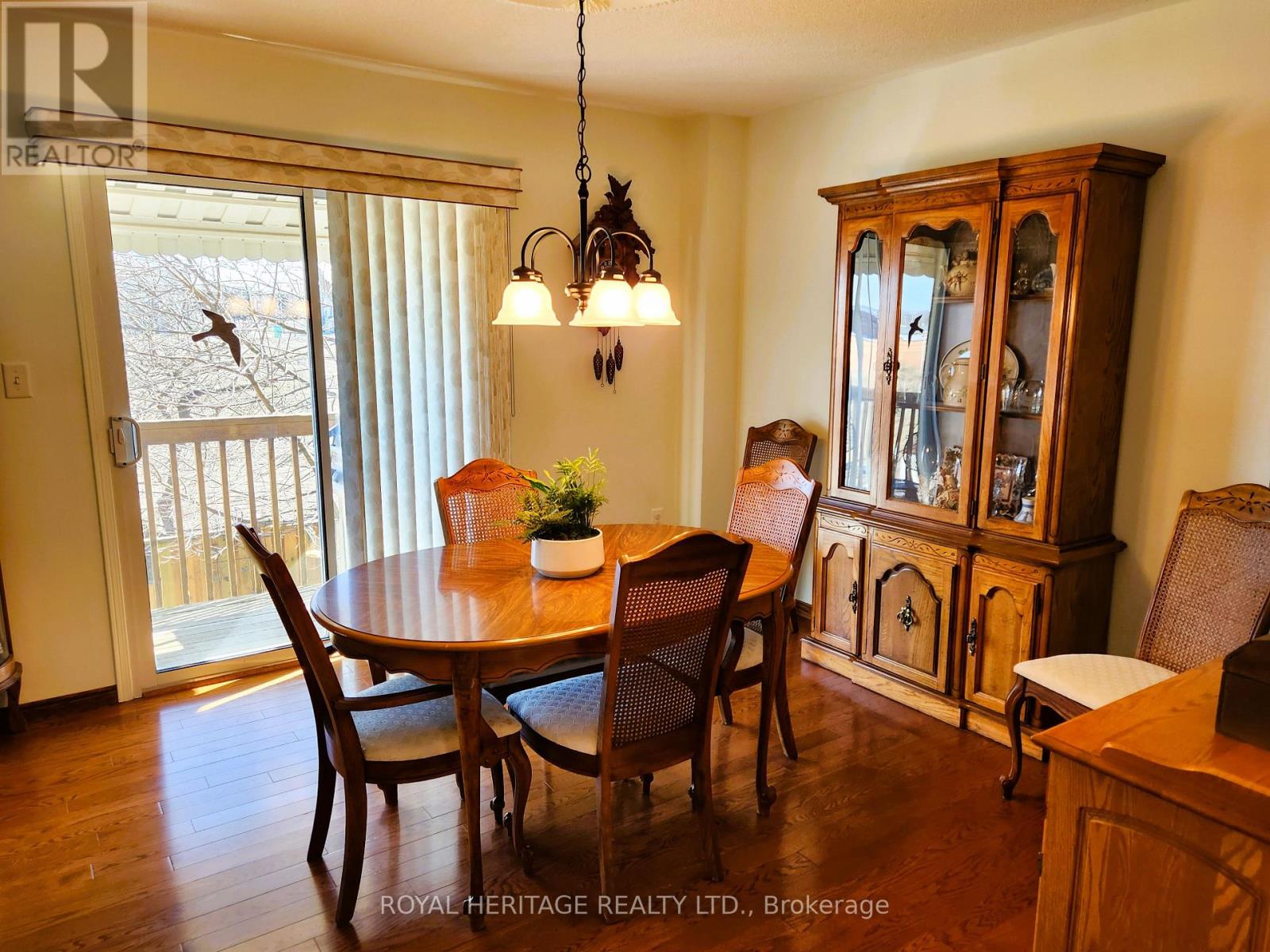 127 Knapton Drive, Newmarket, Ontario  L3X 3B3 - Photo 10 - N12843198