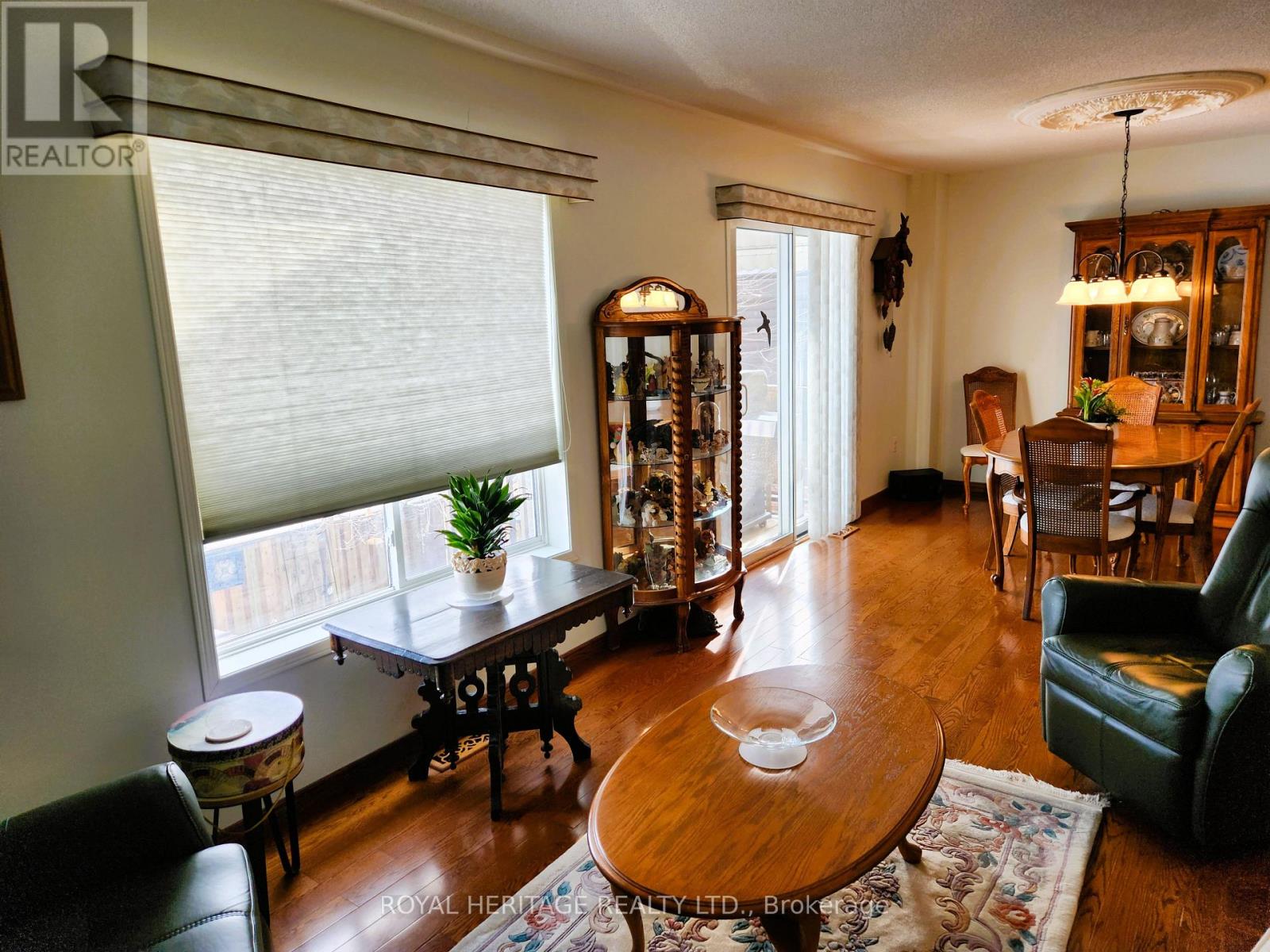 127 Knapton Drive, Newmarket, Ontario  L3X 3B3 - Photo 7 - N12843198