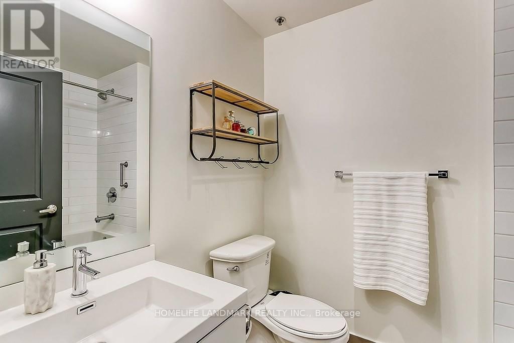 205 - 55 Speers Road, Oakville, Ontario  L6K 3R6 - Photo 12 - W12988066