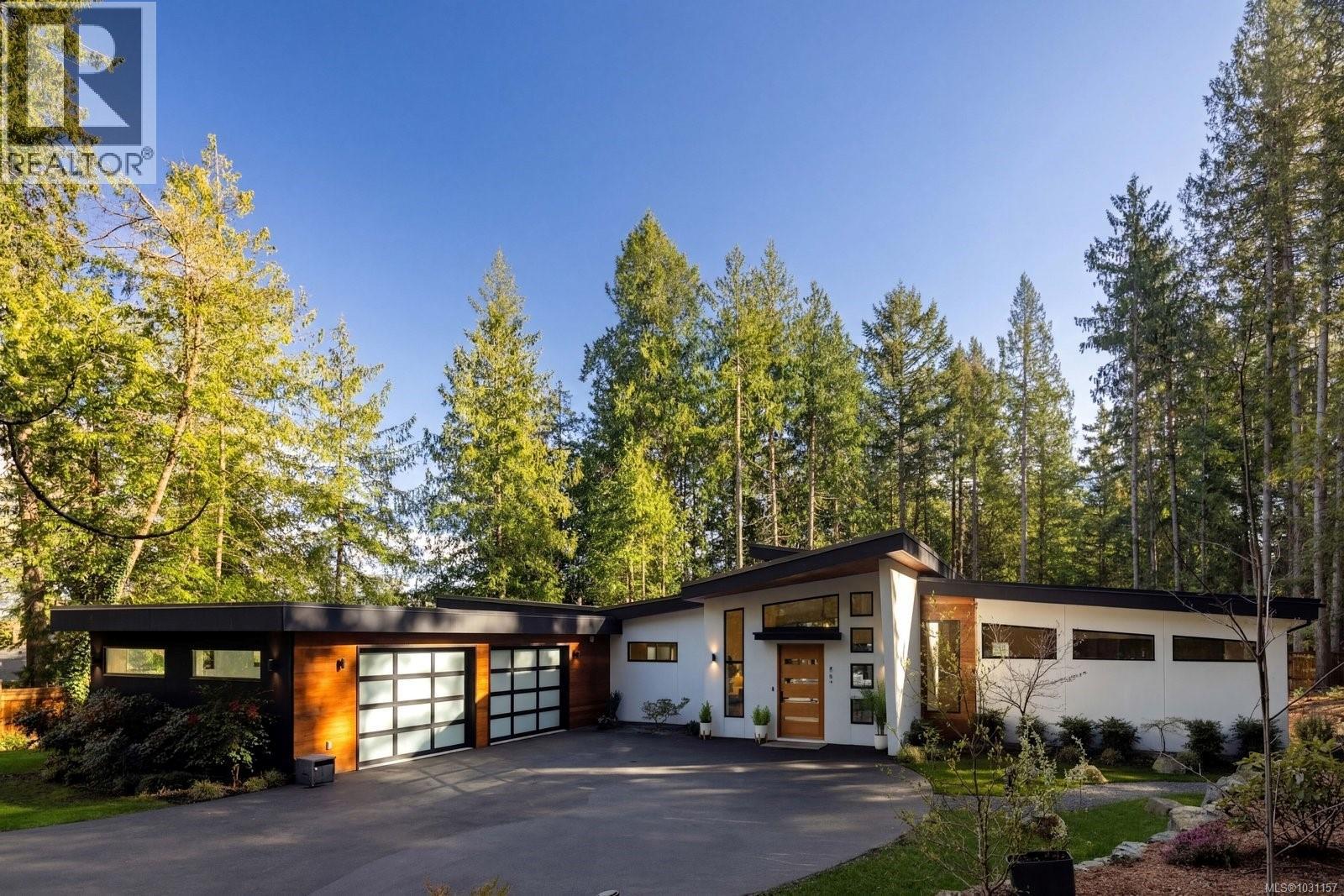 867 Bradley Dyne Rd, North Saanich, British Columbia  V8L 5H1 - Photo 2 - 1031157