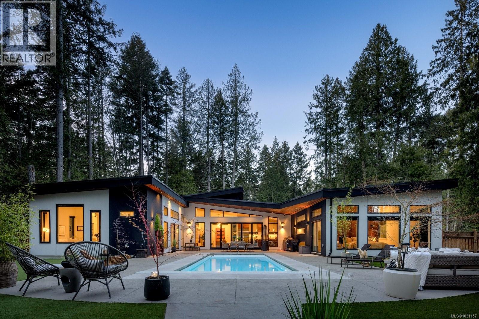 867 Bradley Dyne Rd, North Saanich, British Columbia