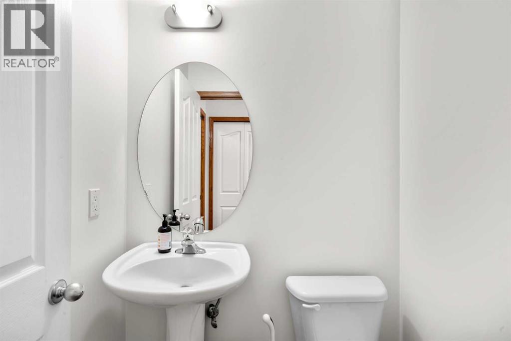 77 Cougarstone Circle SW, Calgary, Alberta  T3H 4W3 - Photo 6 - A2300370