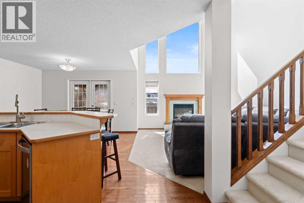 77 Cougarstone Circle SW, Calgary, Alberta  T3H 4W3 - Photo 3 - A2300370