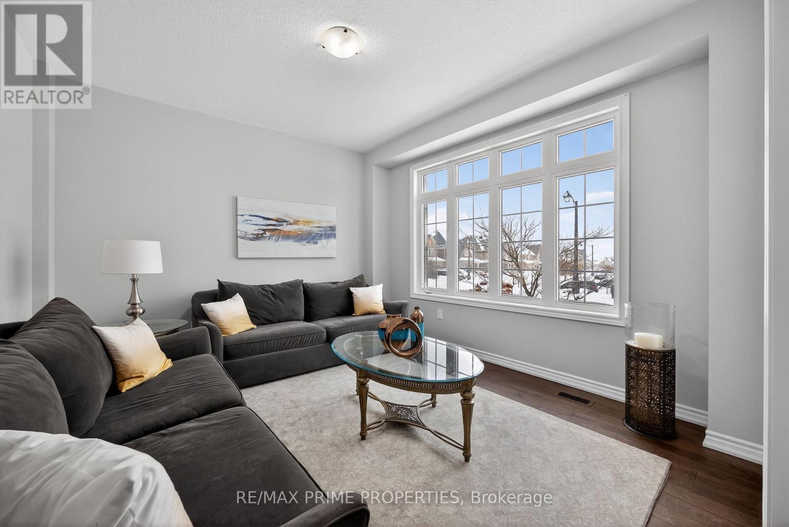 72 Ridge Gate Crescent, East Gwillimbury, Ontario L0G 1M0 - Photo 3 - N12803116