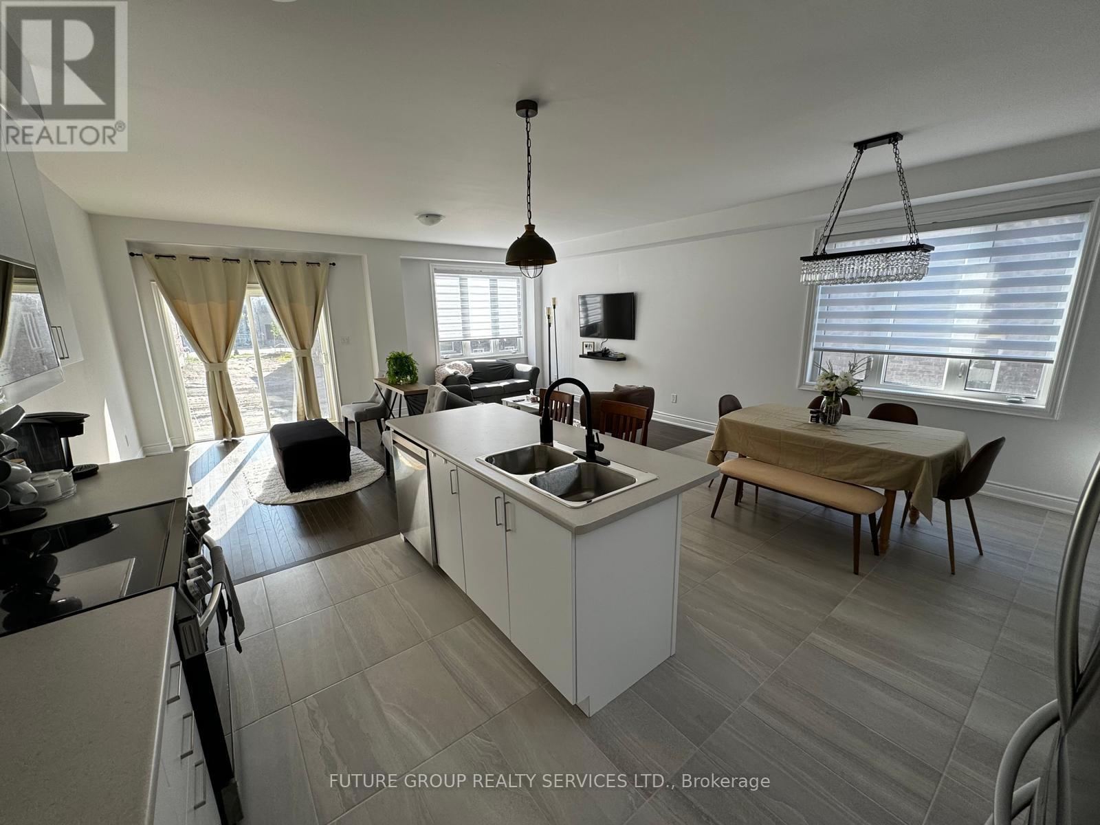 Main Unit - 40 Autumn Drive, Wasaga Beach, Ontario  L0M 1S0 - Photo 13 - S12987916