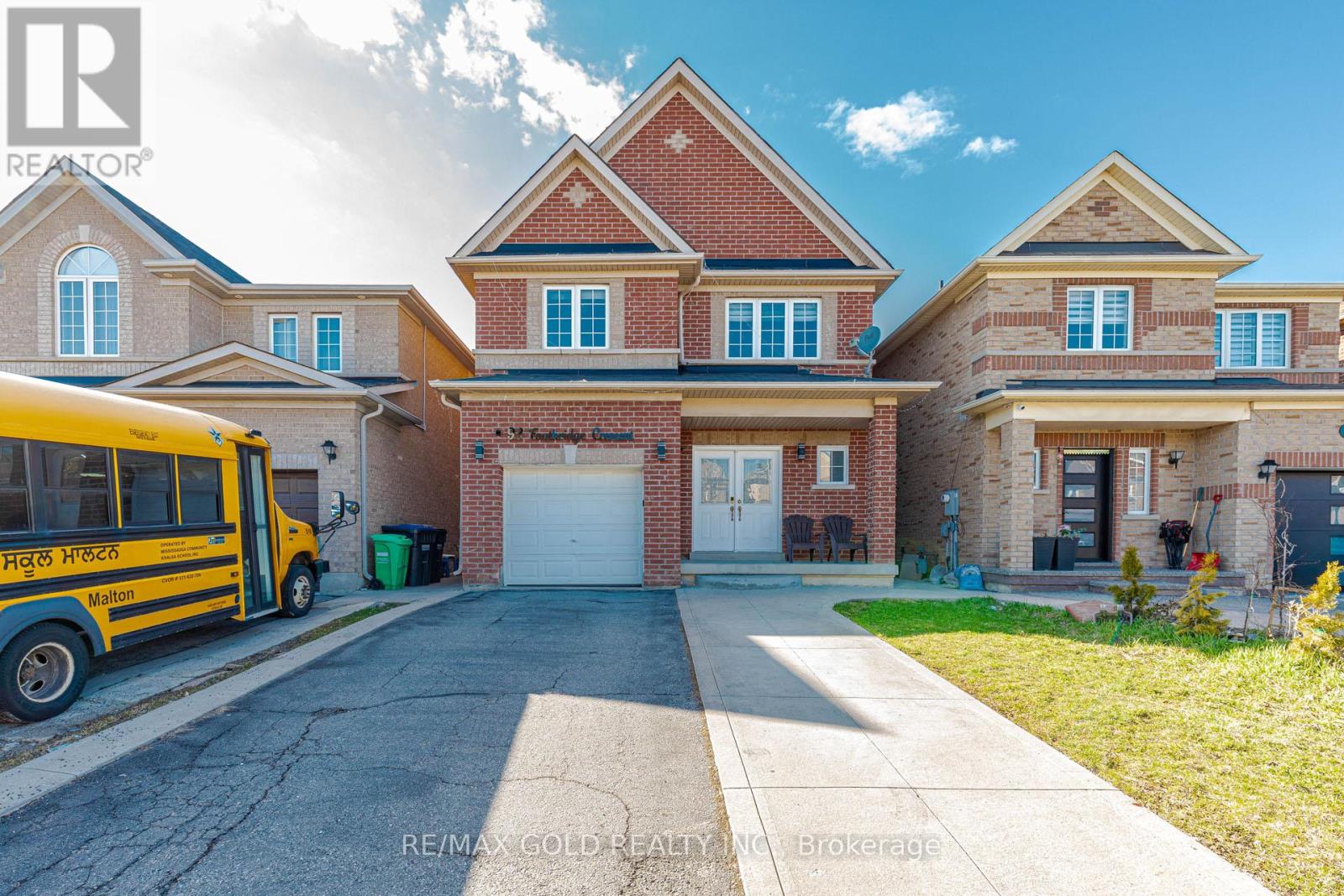 93 FOOTBRIDGE CRESCENT, Brampton, Ontario