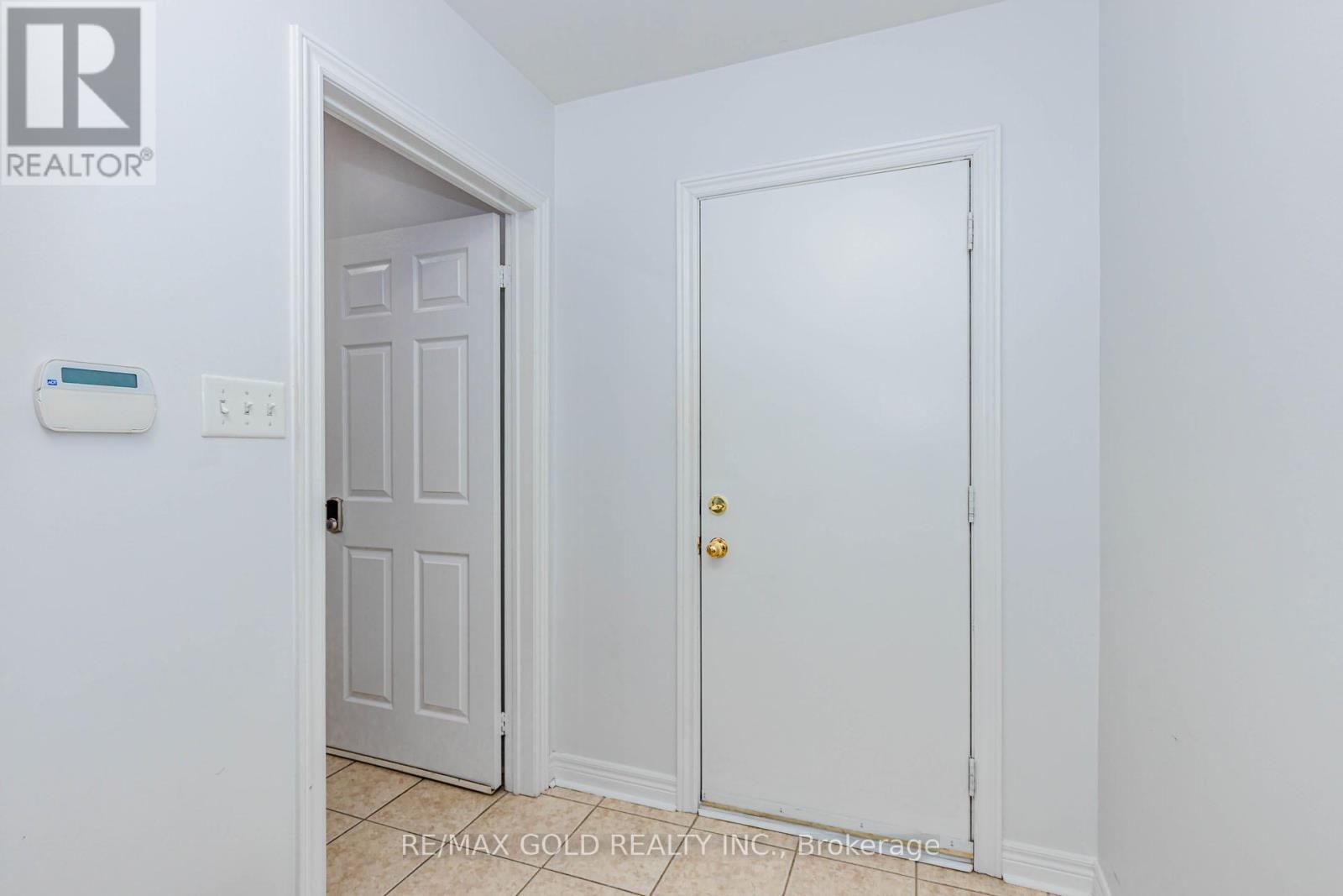 93 Footbridge Crescent, Brampton, Ontario L6R 0T9 - Photo 19 - W12987860