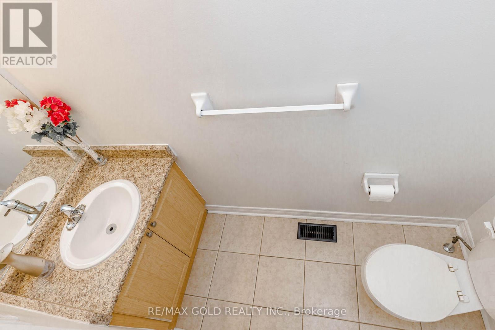 93 Footbridge Crescent, Brampton, Ontario L6R 0T9 - Photo 17 - W12987860