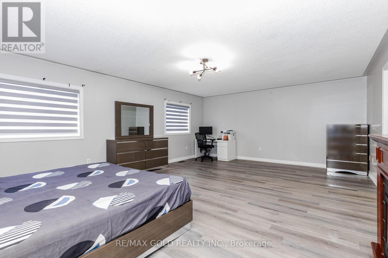 93 Footbridge Crescent, Brampton, Ontario L6R 0T9 - Photo 26 - W12987860