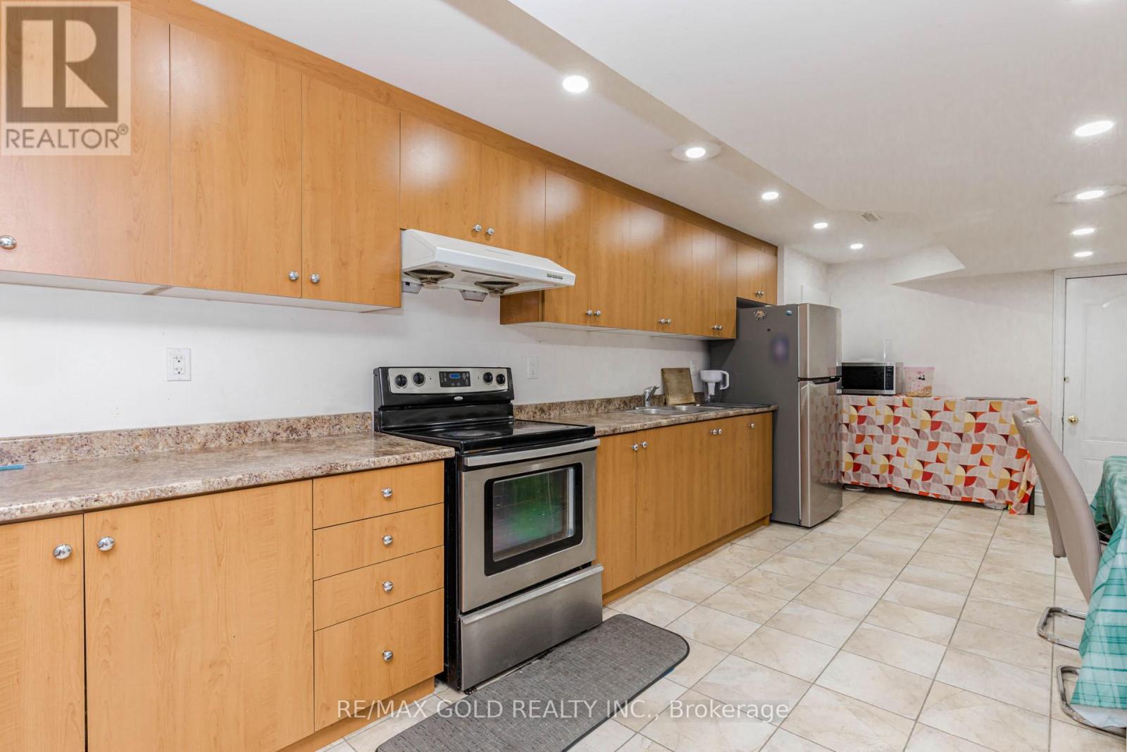 93 Footbridge Crescent, Brampton, Ontario L6R 0T9 - Photo 43 - W12987860