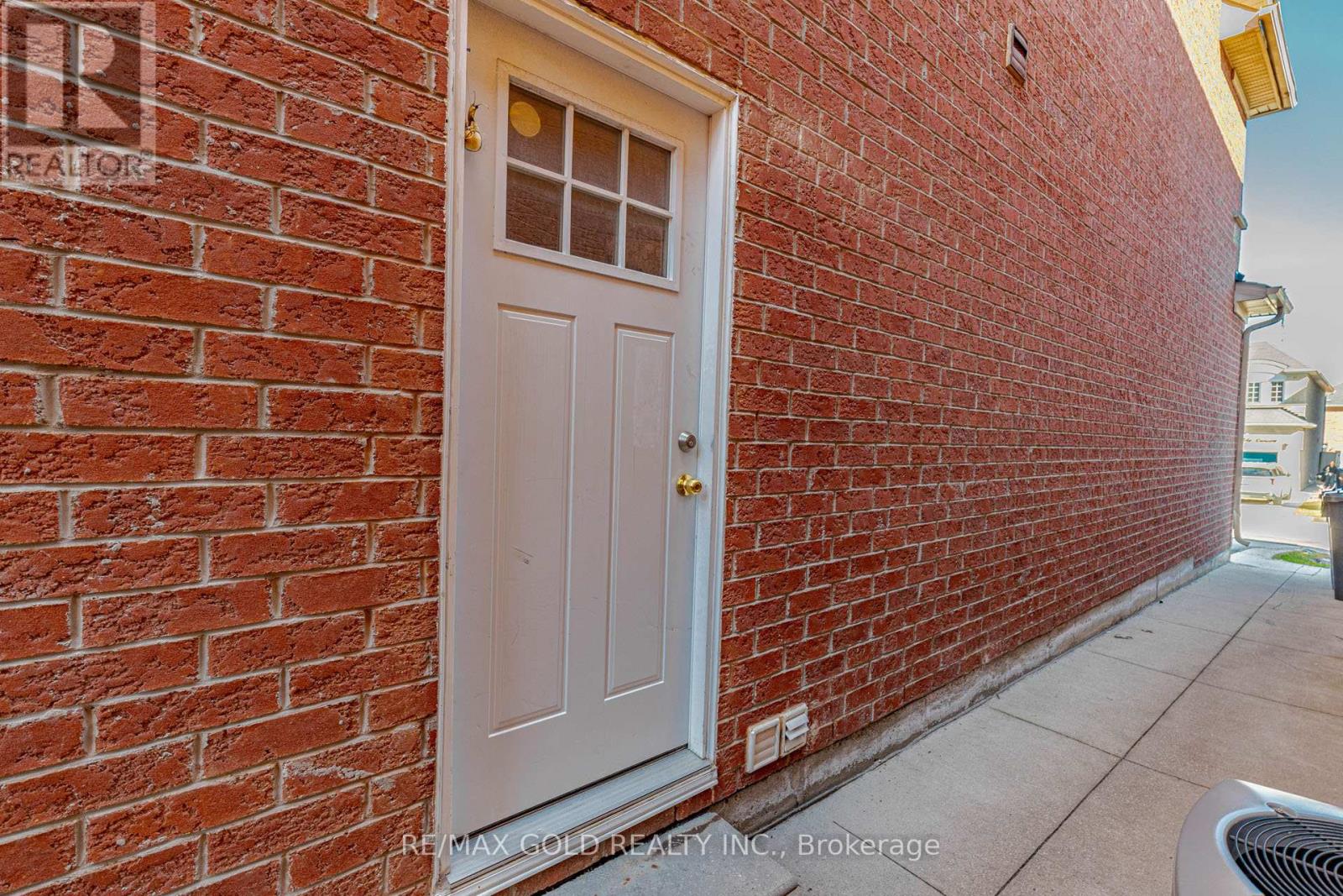 93 Footbridge Crescent, Brampton, Ontario L6R 0T9 - Photo 37 - W12987860